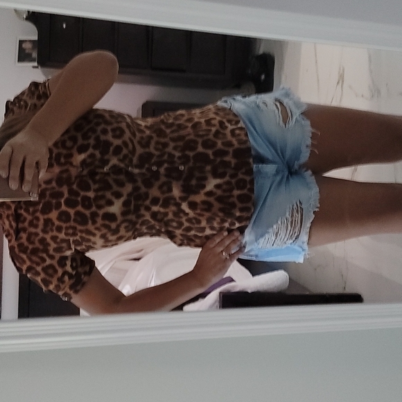 Express Design Studio leopard Print blouse Size S - Picture 5 of 7